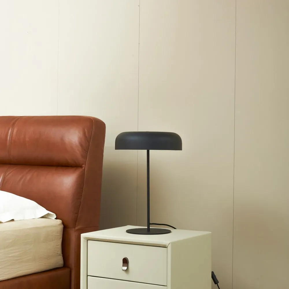 Lindby Bordlamper > Edion bordlampe, sandsort, metal