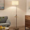 Gang|Pendellamper ^ Lindby gulvlampe Zinia, nikkelfarvet, hylde, USB-tilslutning