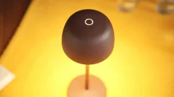 Lindby Dekorationsbelysning|Terrassebelysning > LED-bordlampe Arietty, brun, dæmpbar, IP65