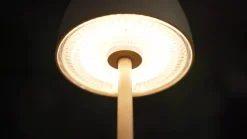 Lindby Dekorationsbelysning|Terrassebelysning > LED-bordlampe Arietty, beige, dæmpbar, IP65