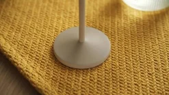 Lindby Dekorationsbelysning|Terrassebelysning > LED-bordlampe Arietty, beige, dæmpbar, IP65