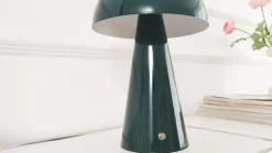 Lindby Pendellamper|Bordlamper > LED genopladelig bordlampe Nevijo, grøn, Ø20 cm, USB, dæmper