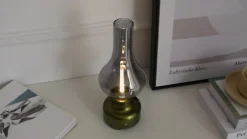 Lindby Bordlamper > LED genopladelig bordlampe Maxentius, grøn, glas, dæmper