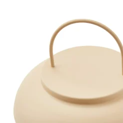 Dekorationsbelysning|Terrassebelysning ^ Lindby LED genopladelig bordlampe Yvette, abrikos-beige, IP44, touch