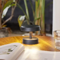 Lindby Dekorationsbelysning|Terrassebelysning > LED genopladelig bordlampe Nalani, 10 cm høj, IP44, dæmpbar