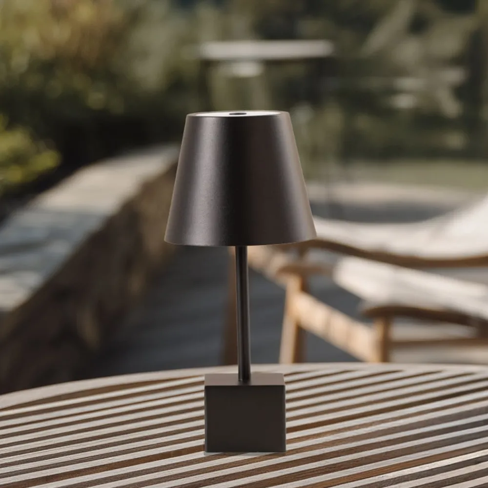Lindby Dekorationsbelysning|Terrassebelysning > LED genopladelig bordlampe Janea CUBE, sort, metal