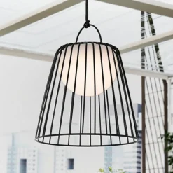 Udendørs Pendellamper|Terrassebelysning ^ Lindby LED genopladelig udendørs pendel Levino, sort, metal