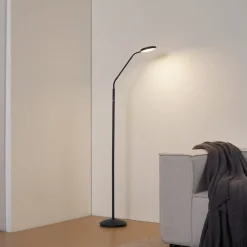 Lindby Gulvlamper|Gulvlamper > LED-gulvlampe Elvyn, sort, justerbar
