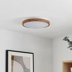 Lindby Loftlamper|Pendellamper > LED-loftlampe Mynte, Ø30cm, trælook, plast
