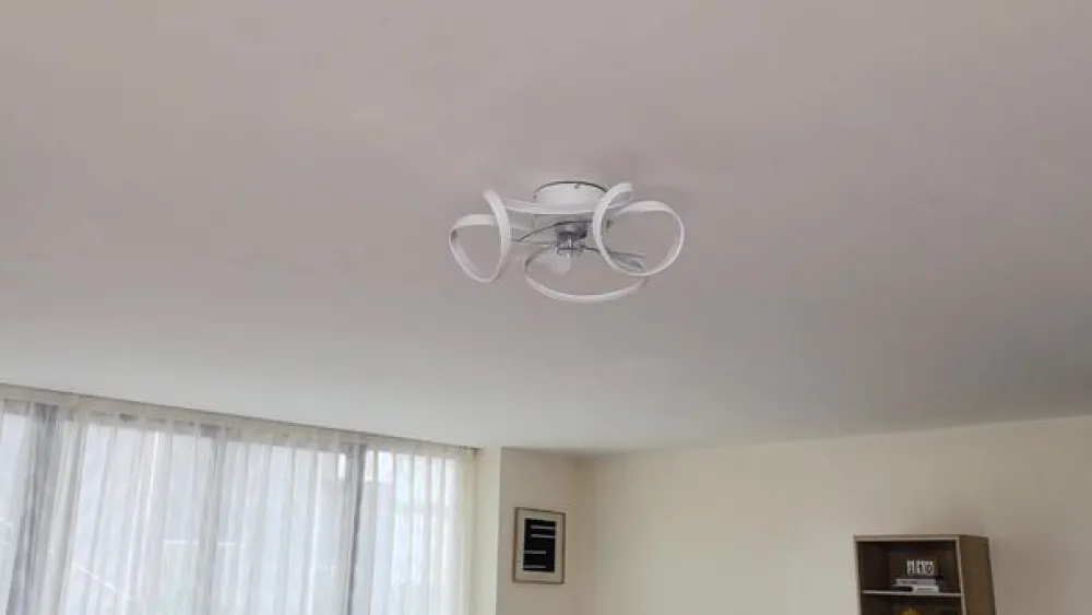 Lindby Loftventilatorer > LED-loftventilator Lomata, hvid, støjsvag, Ø 23 cm