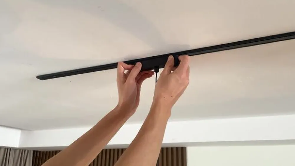 Skinnesystem ^ Lindby LED-pendellampe Lumaro,sort,Ø8,2cm,aluminium,48V,dæmpbar