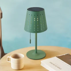Lindby Dekorationsbelysning|Terrassebelysning > LED-solcellebordlampe Hilario, grøn, jern, genopladeligt batteri