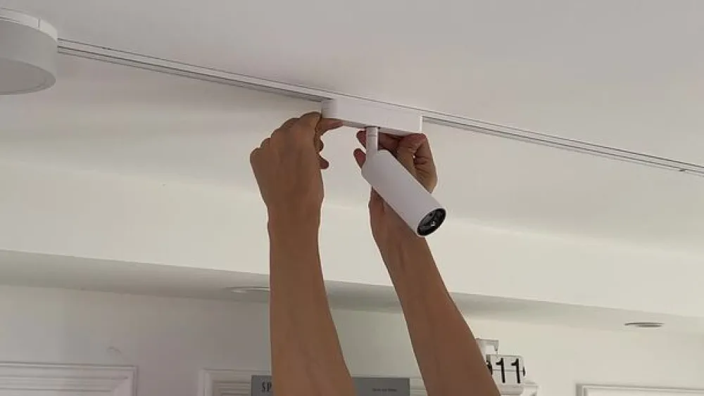 Lindby Skinnesystem > LED-spot 48 V Lumaro, hvid, Ø 4 cm, aluminium, dæmpbar