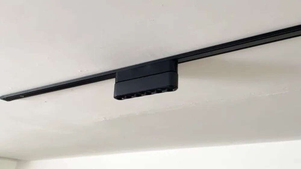 Skinnesystem ^ Lindby LED-strip 48V Lumaro,sort,6punkter,drejelig,dæmpbar