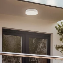 Lindby Terrassebelysning|Udendørs Loftlamper > LED udendørs loftlampe Lahja, hvid, sensor, IP65