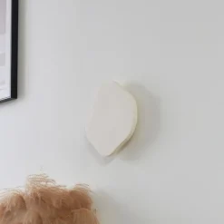 Lindby Gang|Pendellamper > LED-væglampe Nielson, beige, gips, 30 cm høj