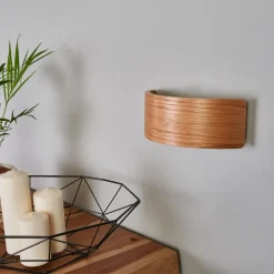 Væglamper|Væglamper ^ Lindby LED-væglampe Rafailia, bredde 23 cm, træ, 3.000 K
