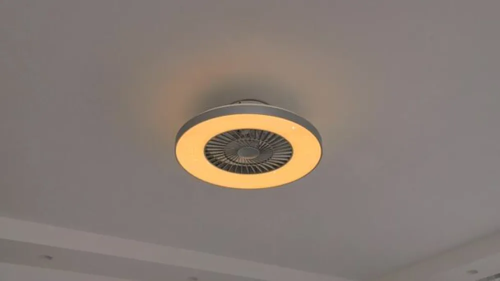 Lindby Loftventilatorer > Smart LED-loftventilator Paavo, sølv, lydløs, Tuya