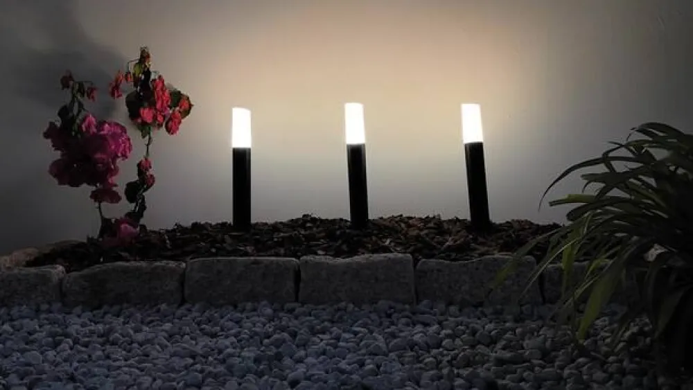 Lindby Terrassebelysning|Sokkellamper > Smart LED-sokkellampe Elvor, CCT, RGB, Tuya, 3 enheder
