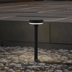 Solcelle Lampe Med Sensor|Terrassebelysning ^ Lindby Solar-LED-lampe med jordspyd Brinca, sort, PC, sensor