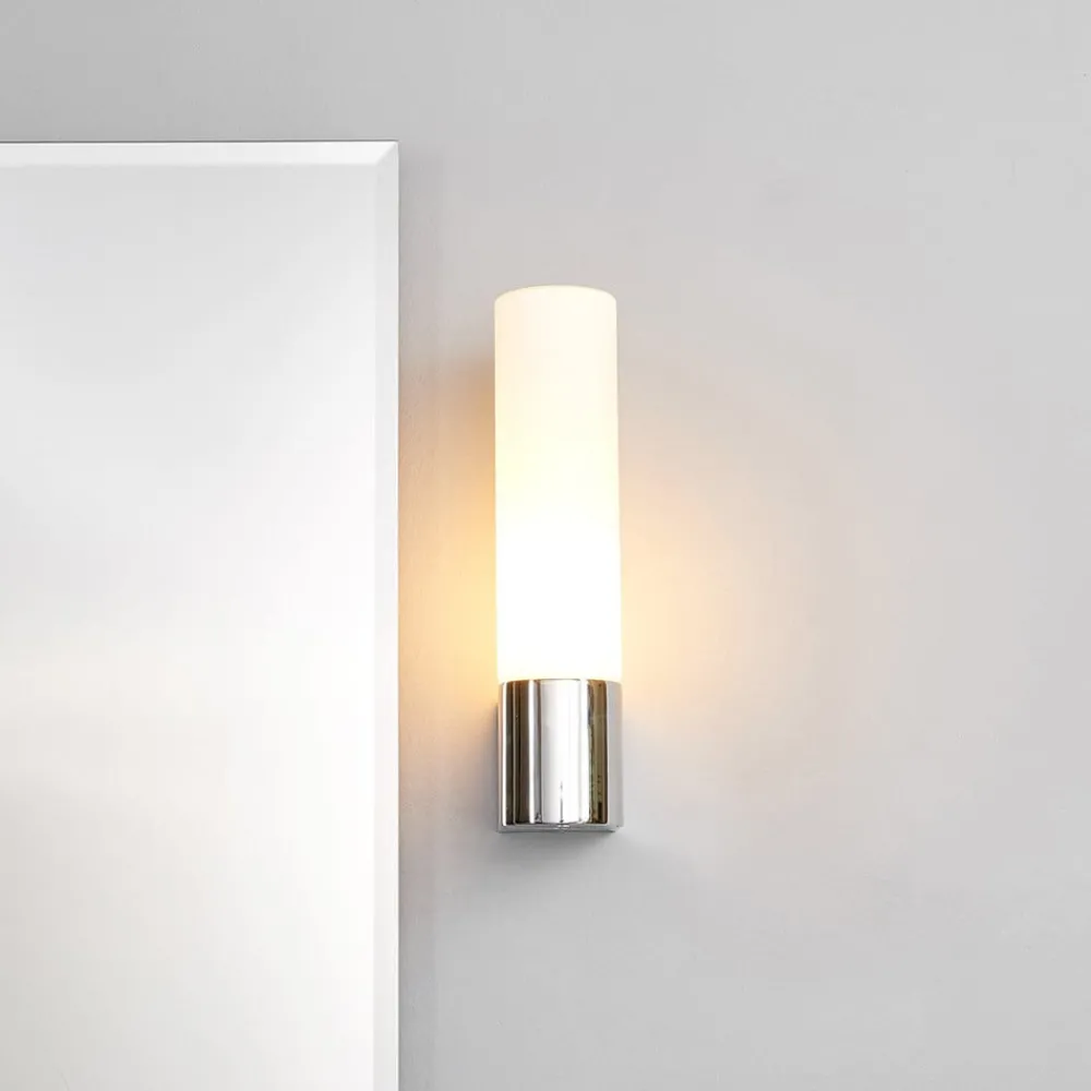 Lindby Gang|Væg- Og Spejllamper > spejllampe Melike, 27 cm, krom, IP44, stikkontakt