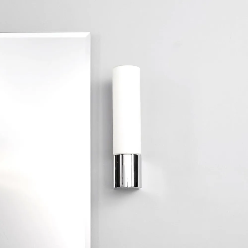 Lindby Gang|Væg- Og Spejllamper > spejllampe Melike, 27 cm, krom, IP44, stikkontakt