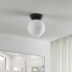 Lindby Loftlamper > Tavino loftslampe, sfærisk skærm, sort