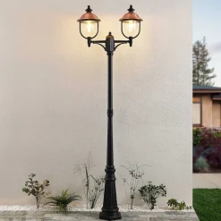 Lygtepæle ^ Lindby udendørslampe Clint, 225 cm, 2 lyskilder, saltvandsresistent, E27