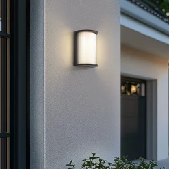 Terrassebelysning ^ Lindby udendørs LED-væglampe Calvik, sort, riflet, IP44