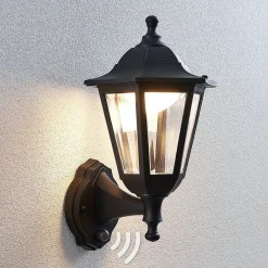 Lindby Væglampe Med Sensor|Terrassebelysning > udendørs LED-væglampe Iavo, sensor, sort, lygte