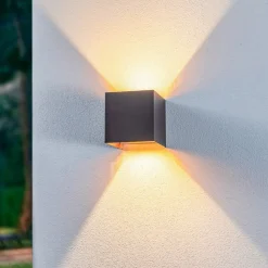 Terrassebelysning|Væglamper ^ Lindby udendørs LED-væglampe Nivar, kantet, sort/guld, IP54