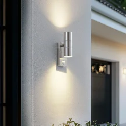 Lindby Væglampe Med Sensor|Terrassebelysning > udendørs væglampe Eyrin, højde 22 cm, stål, sensor