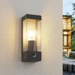 Lindby Væglampe Med Sensor|Terrassebelysning > udendørs væglampe Tilian, sensor, højde 25 cm, antracit