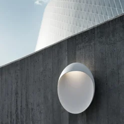 Terrassebelysning|Væglamper ^ Louis Poulsen LED-væglampe Flindt, hvid, 3.000 K, Ø 30 cm