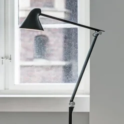 Louis Poulsen Gulvlamper > NJP LED-gulvlampe 2.700 K, sort