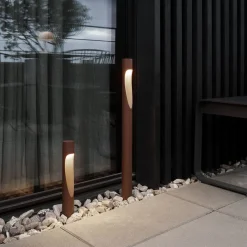 Louis Poulsen Sokkellamper > sokkellampe Flindt, 930, corten 35 cm base 24 V