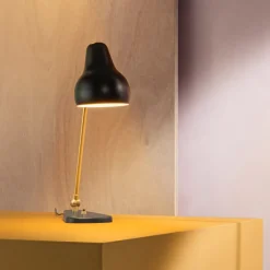 Arbejdsrum/Kontor|Bordlamper ^ Louis Poulsen VL38 - LED-bordlampe, sort