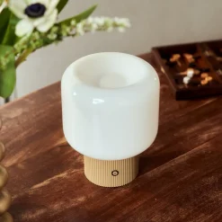 Lucande Bordlamper > LED-batteridrevet bordlampe Katrin Palme, beige, glas