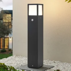 Lucande Gadebelysning Med Sensor|Terrassebelysning > LED-gadelampe Dewari, bevægelsessensor, 65 cm, IP54