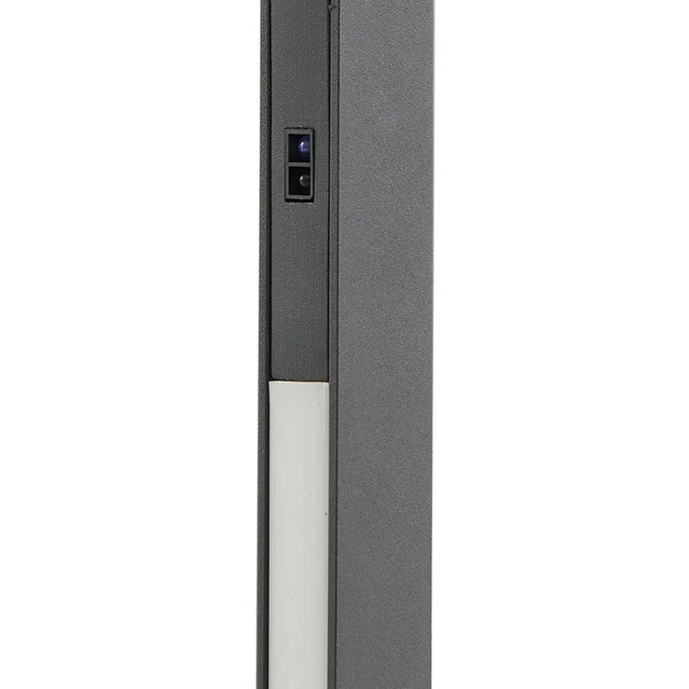 Gulvlamper|Gulvlamper ^ Lucande LED-gulvlampe Linija, sort, højde 110 cm, sensor