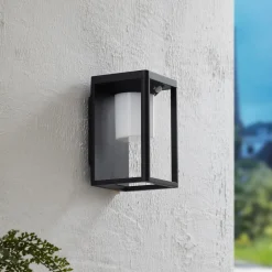 Lucande Solcelle Lampe Med Sensor|Væglamper > LED-solcellelampe Tilena, sort, aluminium, sensor
