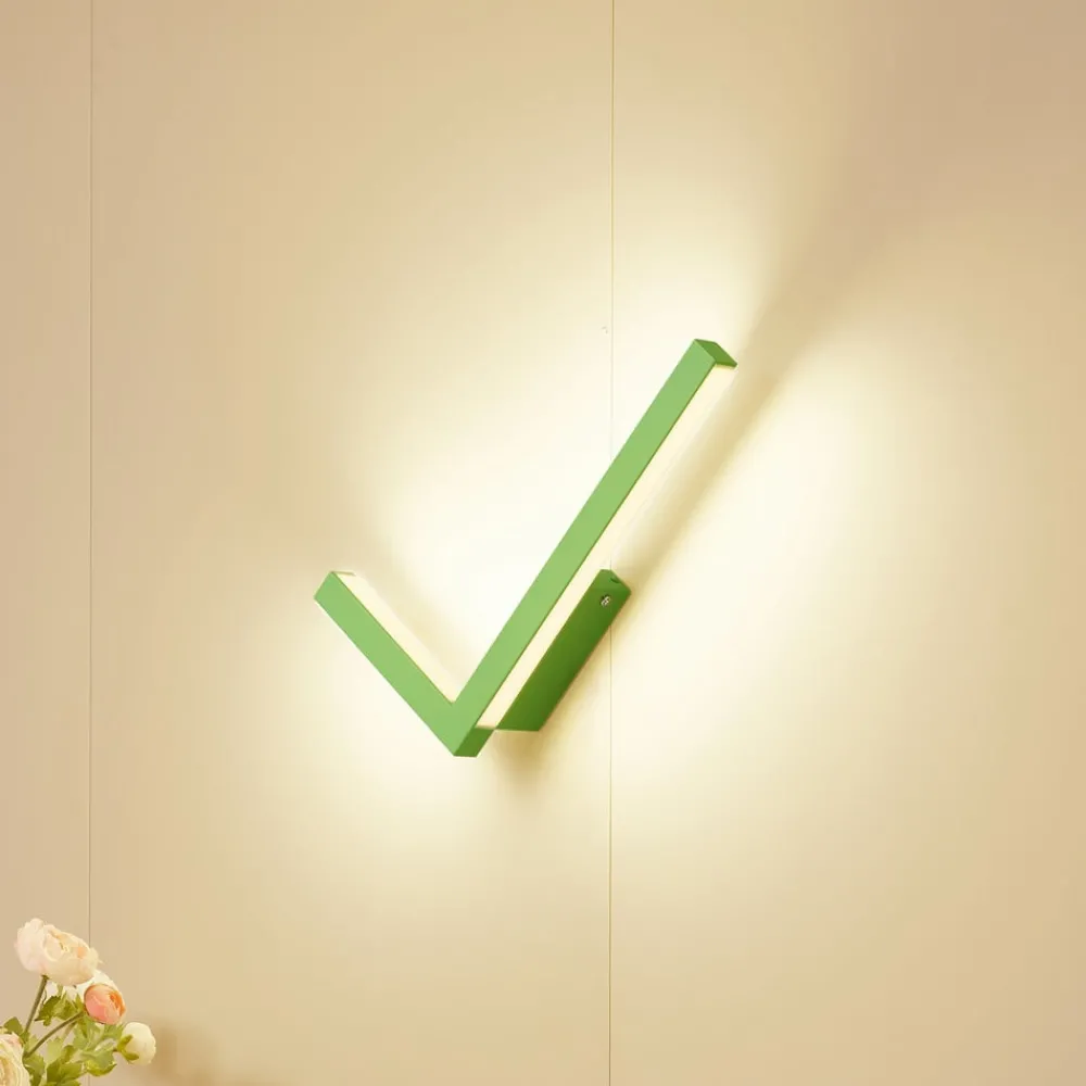 Væglamper ^ Lucande LED-væglampe Check, grøn, metal, CCT, dæmpbar
