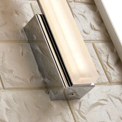 Lucande Væg- Og Spejllamper > LED-væglampe til badeværelset Julie, 32 cm høj, krom, IP44