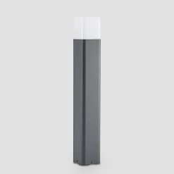 Gadebelysning ^ Lucande Obuna vejlampe, højde 80 cm