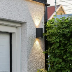 Væglamper ^ Lucande udendørs LED-væglampe Tavi, højde 15 cm, sort