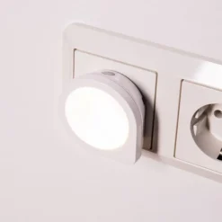 Müller-Licht Væglamper > Luna Sensor LED-stikkontaktlampe natlys
