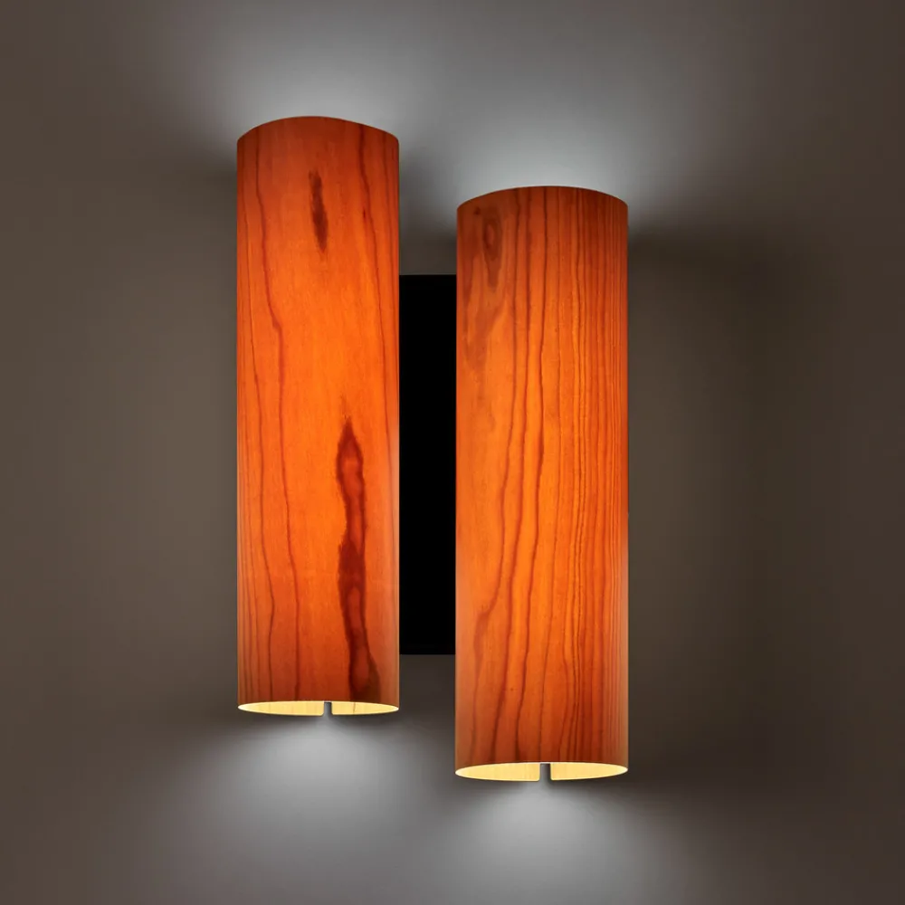 LZF LAMPS Bæredygtige Lamper > LZF Black Note Duplet væglampe, sort/kirsebær