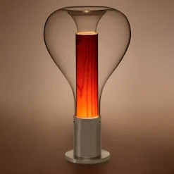 Bæredygtige Lamper ^ LZF LAMPS LZF Eris LED-bordlampe glas aluminium/kirsebær