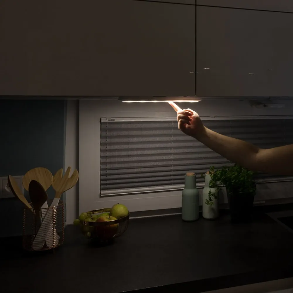 Underskabsbelysning ^ Müller-Licht Mobina Push 30 LED-møbellampe, hvid, 30,5 cm lang