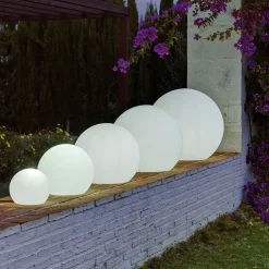 Terrassebelysning ^ Newgarden Buly solcellelampe, flydende, Ø 40 cm
